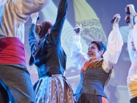 04_grupo-folklorico-mujer4