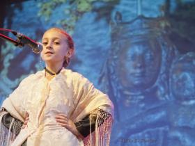09_mini-cantante