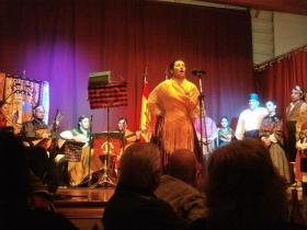 103_anios_Mariela-Deanes-cantando2