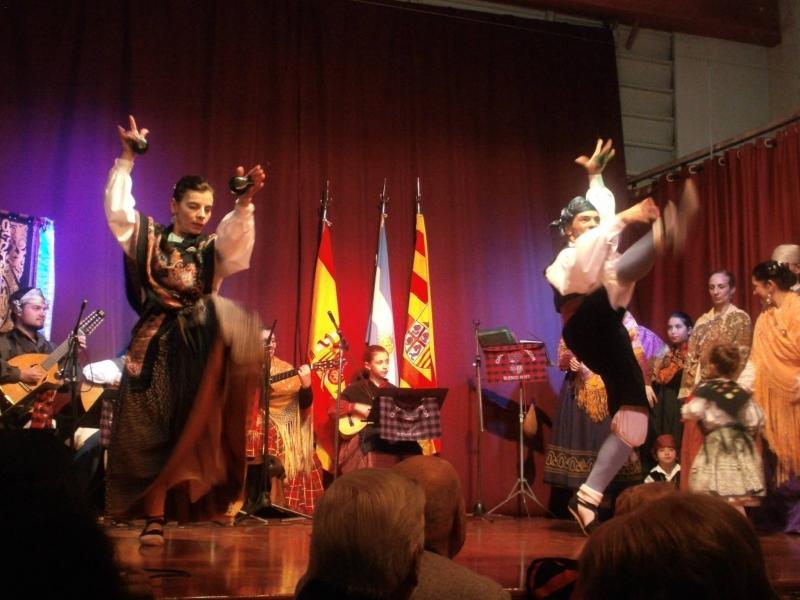 103_anios_grupo-folklorico-bailando-1pareja2