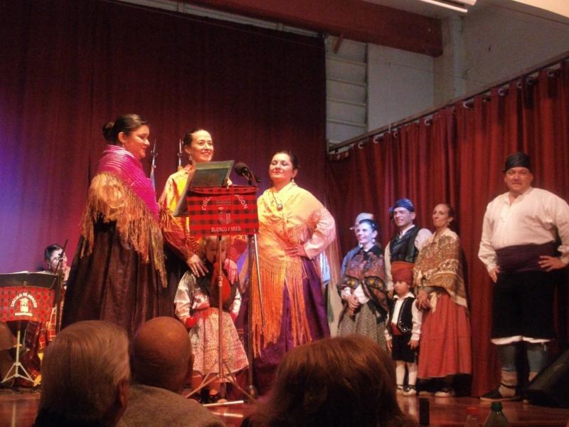 103_anios_Mariela-Deanes_Cecilia-Arraztoa_cantanto2