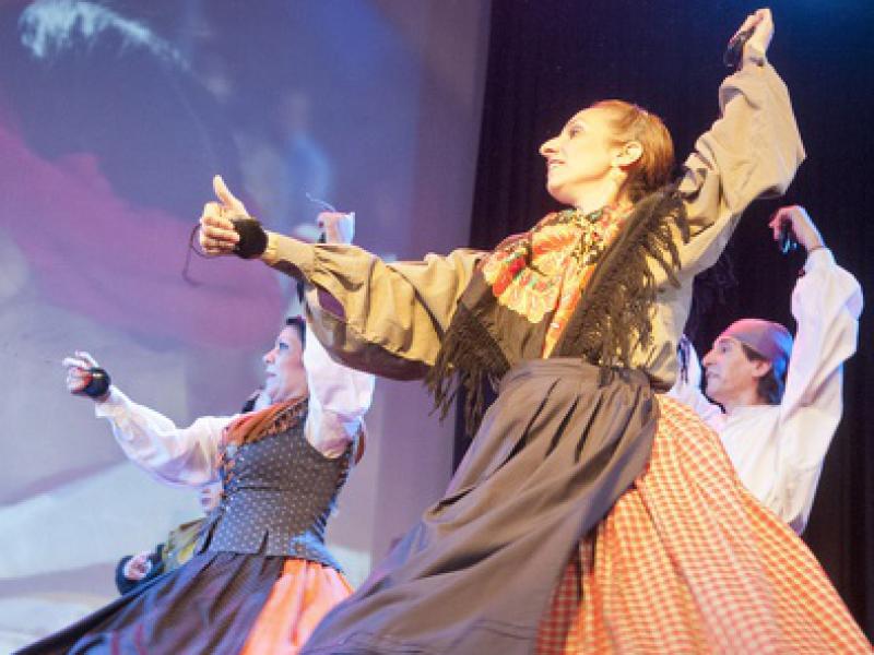 04_grupo-folklorico-mujer3