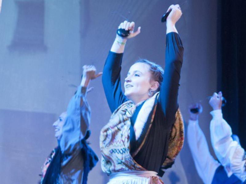 04_grupo-folklorico-mujer2