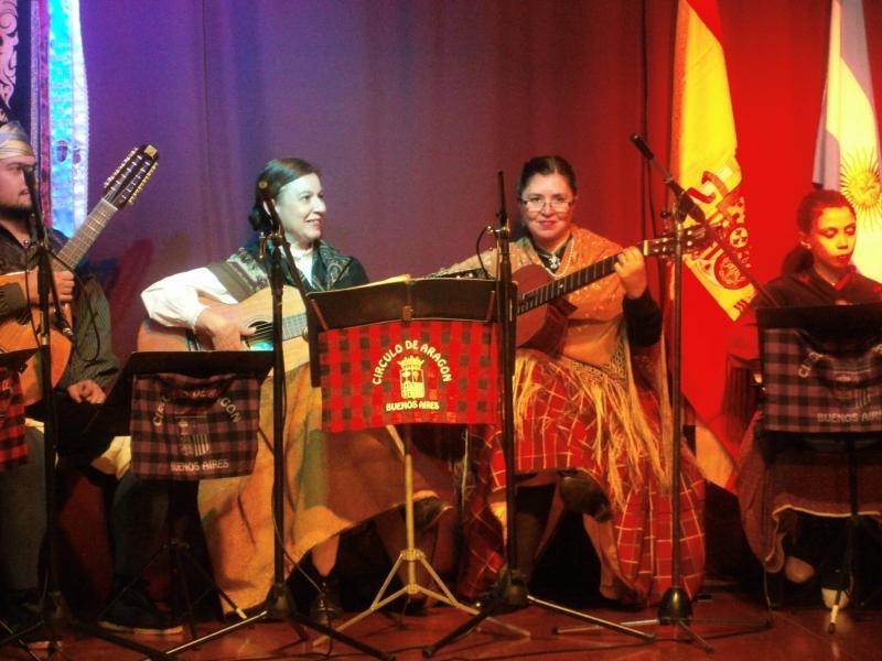 103_anios_grupo-folklorico-guitarras3