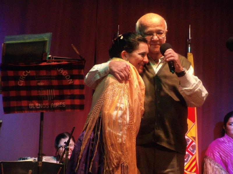 103_anios_Mariela-Deanes-sr-abrazo