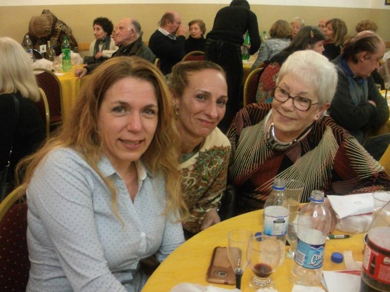 103_anios_Marisa-Hermida-amigas