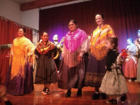 103_anios_mujeres-grupo-folklorico2